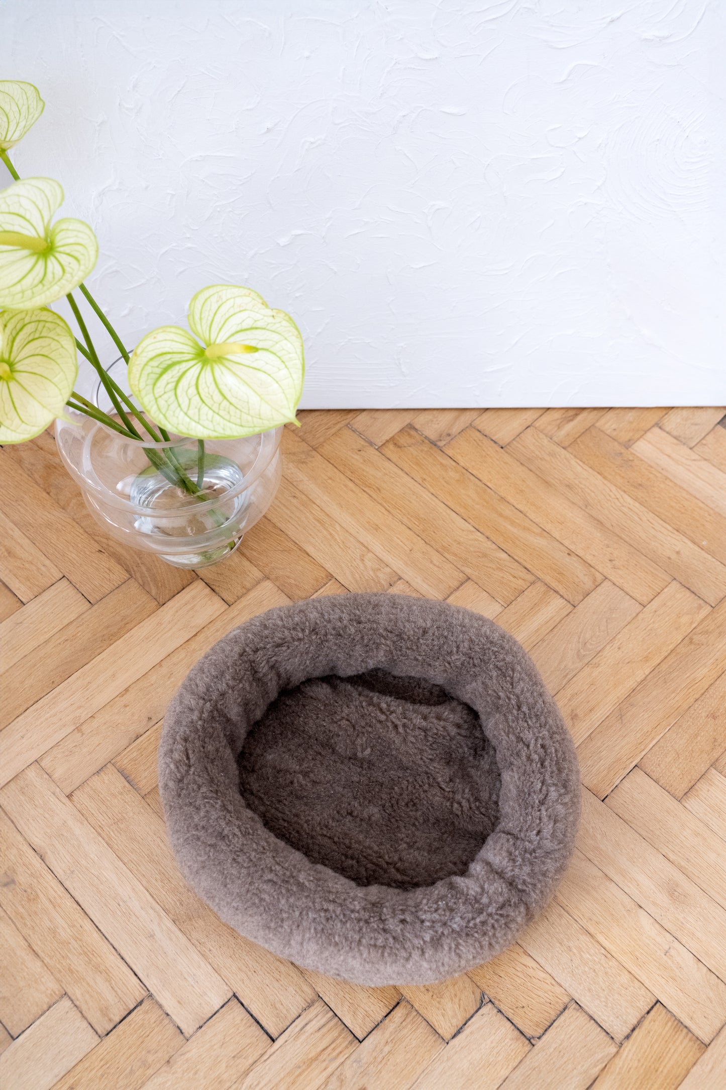 Round Natural Wool Pet Bed - Beige